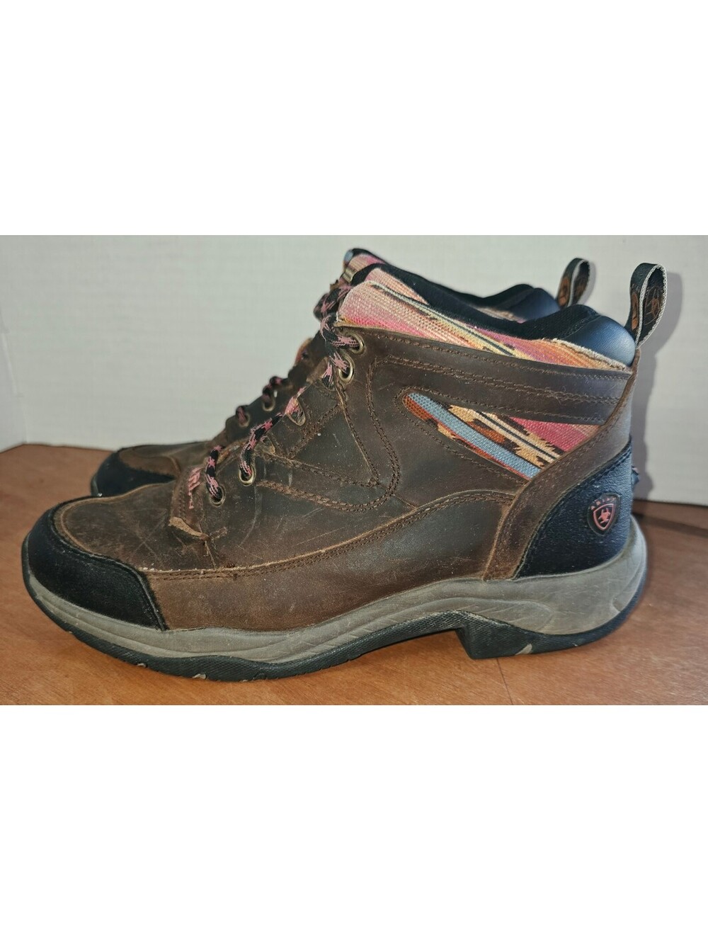 Women's Ariat hiking boots size 8B